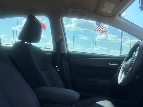 Used 2017 Toyota Corolla LE FWD image 30