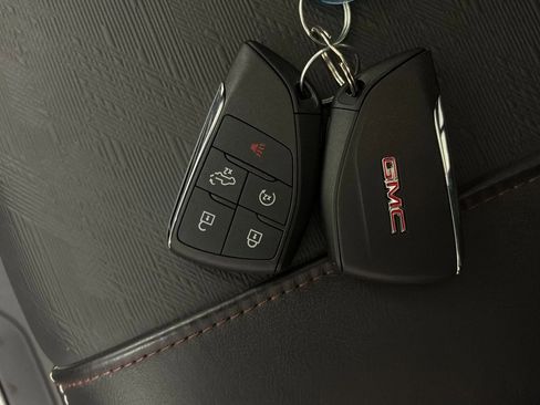 Used 2025 GMC Sierra 1500 AT4X image 69