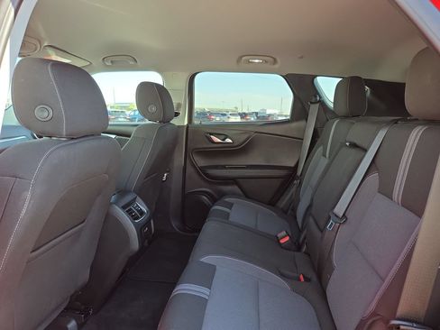 Used 2025 Chevrolet Blazer LT FWD image 13