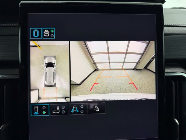 Used 2026 GMC Acadia Elevation w/ Elevation Premium Package FWD image 17