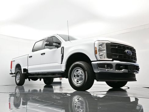 New 2026 Ford F250 XL w/ XL Chrome Package AWD/4WD image 19
