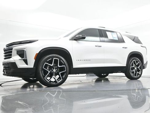 Used 2025 Chevrolet Traverse High Country FWD image 51