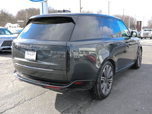 Used 2024 Land Rover Range Rover Autobiography image 10