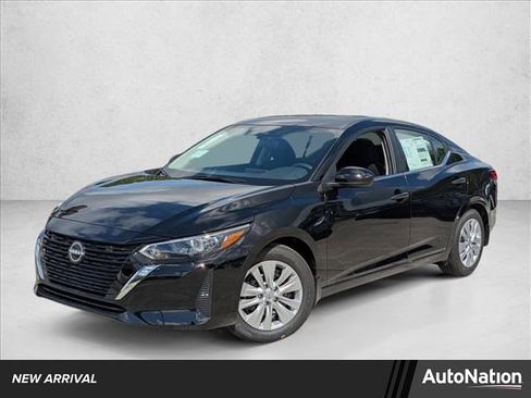 Used 2025 Nissan Sentra S image 1
