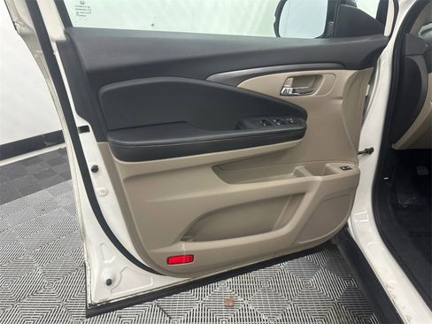 Used 2016 Honda Pilot EX-L image 11