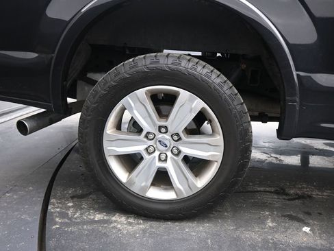 Used 2019 Ford F150 Platinum w/ Equipment Group 701A Luxury image 12