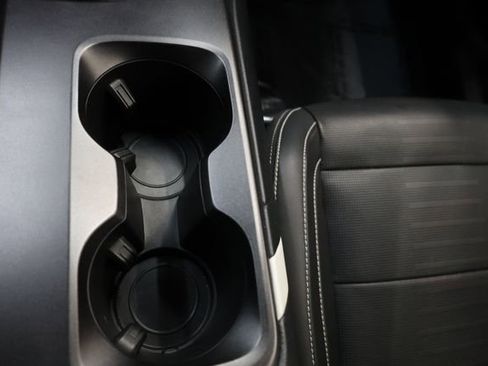 Used 2022 Ford Mustang Shelby GT500 w/ Technology Package image 89