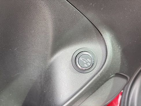 Used 2023 Buick Encore GX Essence w/ Experience Buick Package image 19