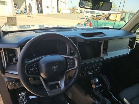 Certified 2024 Ford Bronco Outer Banks AWD/4WD image 16