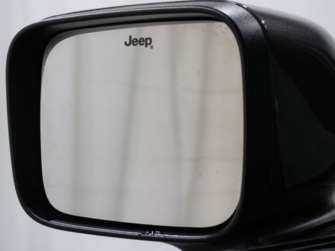 Used 2019 Jeep Renegade Latitude w/ Popular Equipment Group image 12