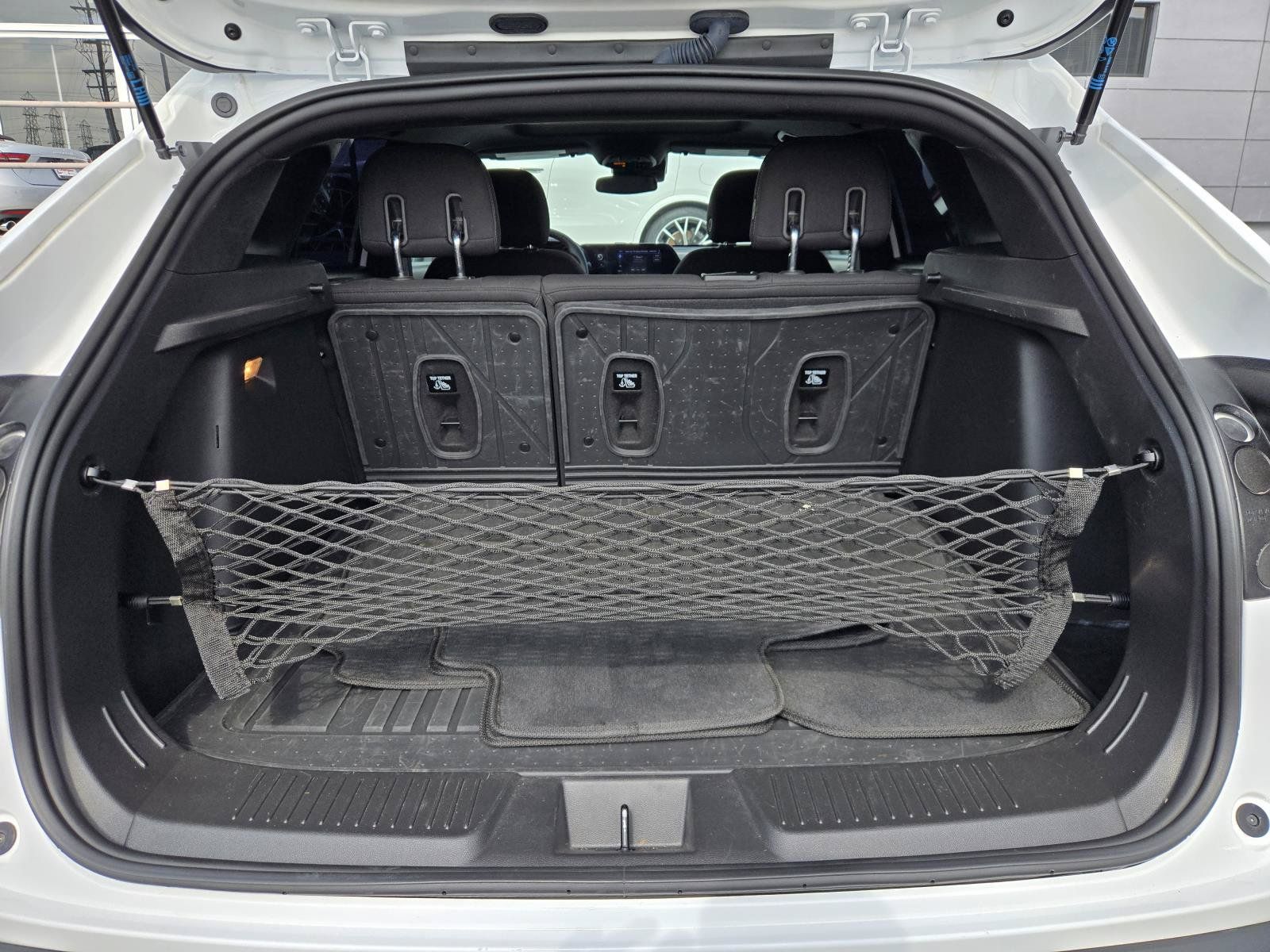 Used 2024 Chevrolet Trax RS w/ Sunroof Package FWD image 27