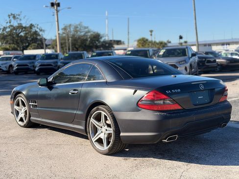 Used 2011 Mercedes-Benz SL 550 image 3