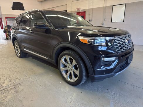 Used 2020 Ford Explorer Platinum w/ Premium Technology Package AWD/4WD image 1