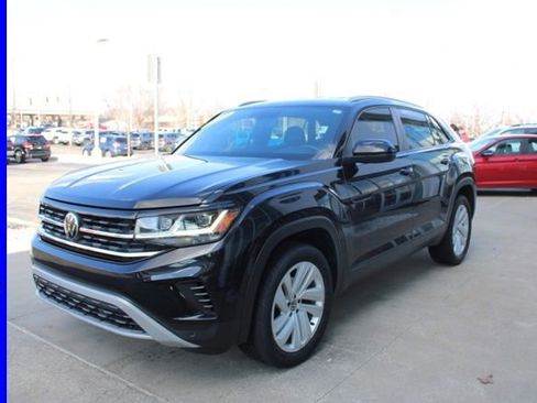 Used 2023 Volkswagen Atlas Cross Sport SE image 3