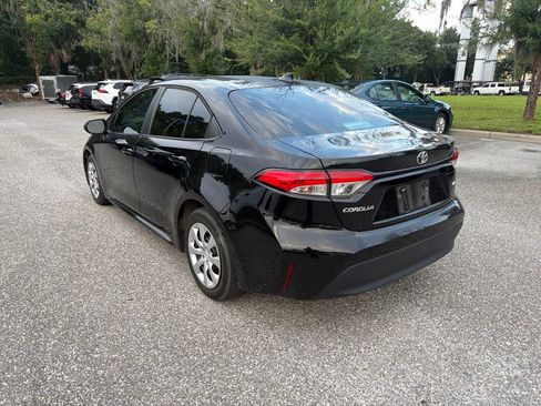 Used 2024 Toyota Corolla LE FWD image 3