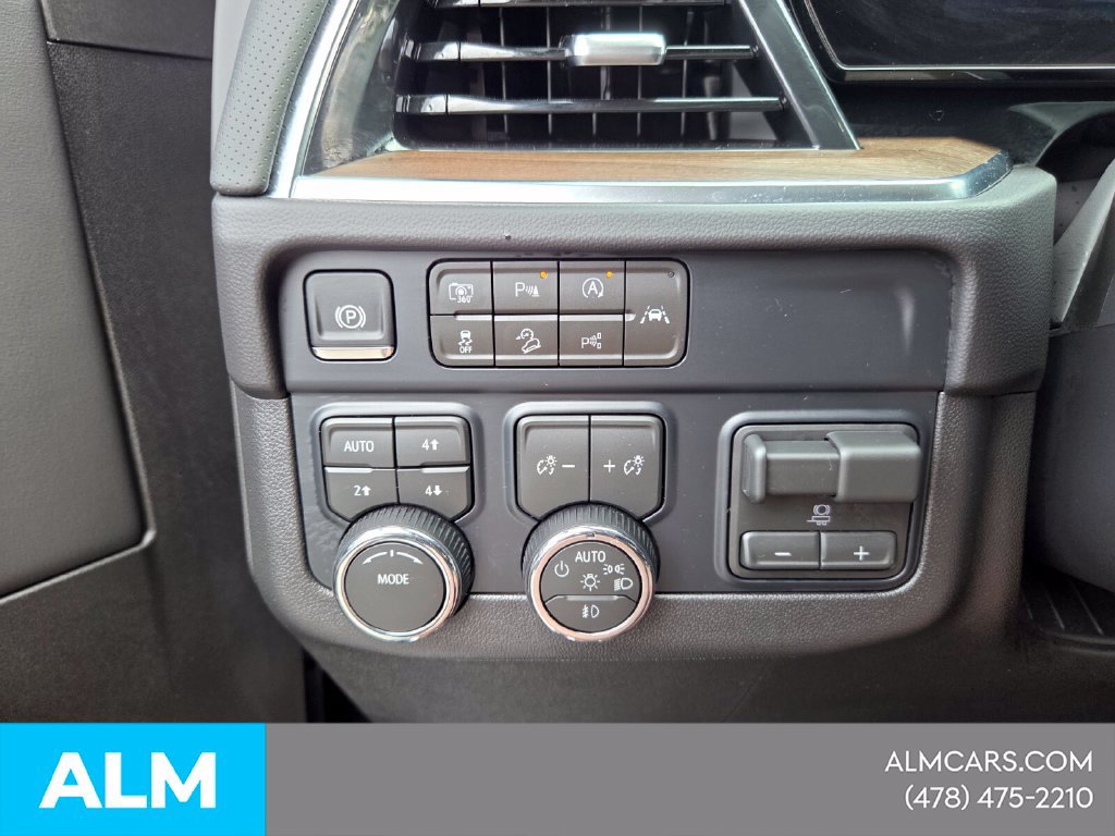 Used 2026 Chevrolet Suburban High Country w/ Sun And Tow Package AWD/4WD image 32