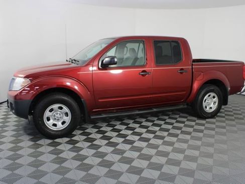 Used 2016 Nissan Frontier S image 2