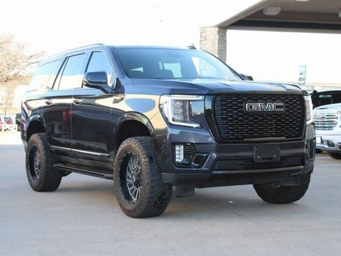 Used 2024 GMC Yukon SLT w/ SLT Luxury Package image 2