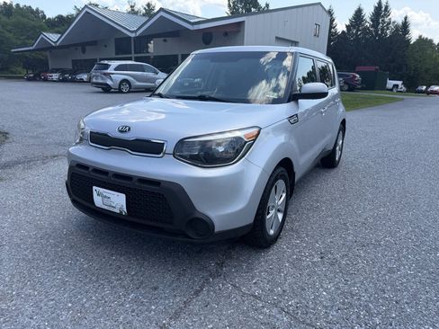 Used 2015 Kia Soul FWD image 1