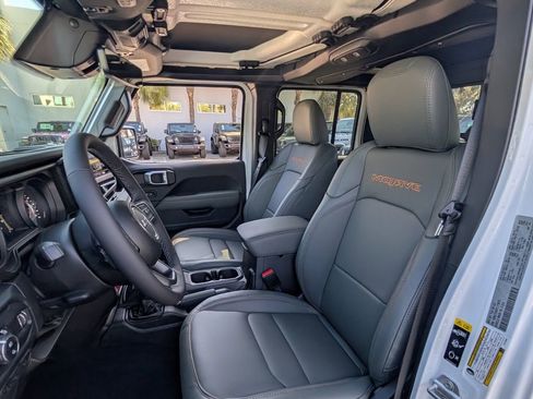 New 2026 Jeep Gladiator Mojave image 13