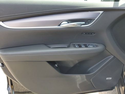 Used 2025 Cadillac XT6 Luxury AWD/4WD image 19