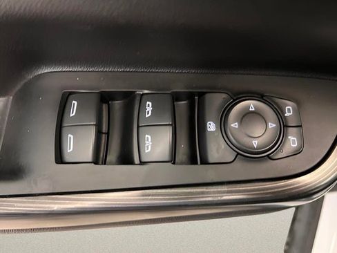 Certified 2023 GMC Acadia SLT image 22