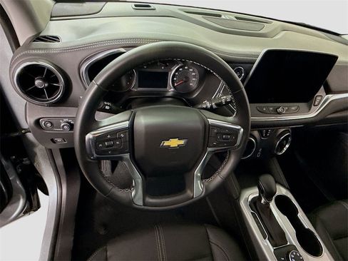 Used 2024 Chevrolet Blazer LT image 5
