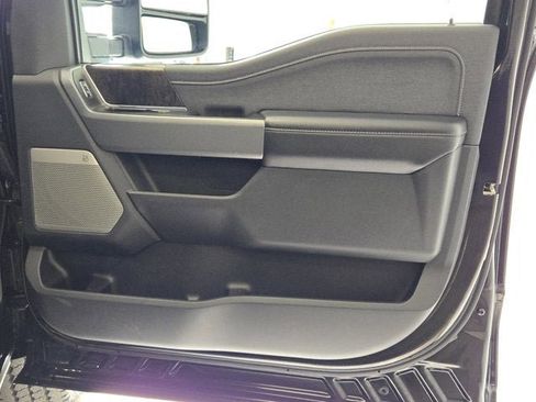 Used 2023 Ford F250 Lariat w/ Camper Package image 5