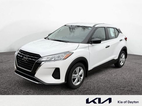 Used 2024 Nissan Kicks S image 1