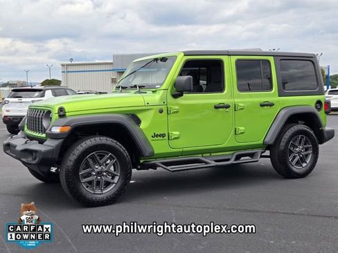 Used 2025 Jeep Wrangler Unlimited Sport AWD/4WD image 7