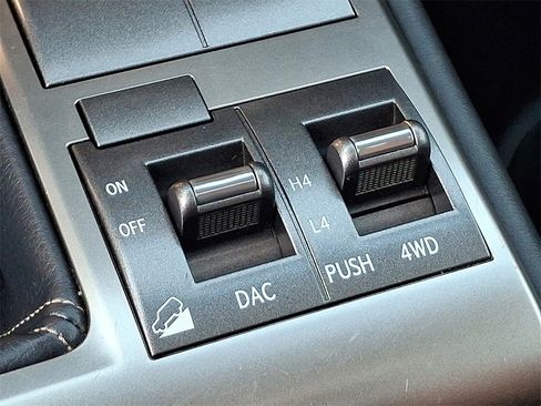 Used 2019 Lexus GX 460 image 25