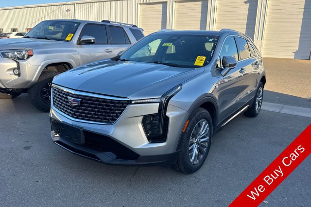 Used 2025 Cadillac XT4 Premium Luxury FWD image 2