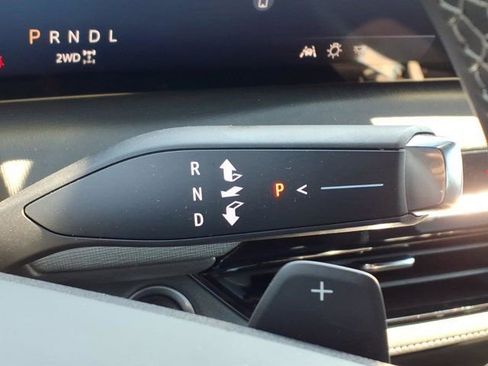 Used 2025 Buick Enclave Sport Touring AWD/4WD image 15