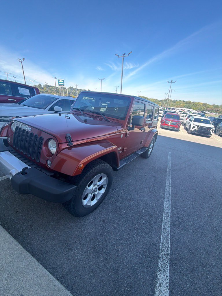 Used 2014 Jeep Wrangler Unlimited Sahara w/ Connectivity Group AWD/4WD image 14
