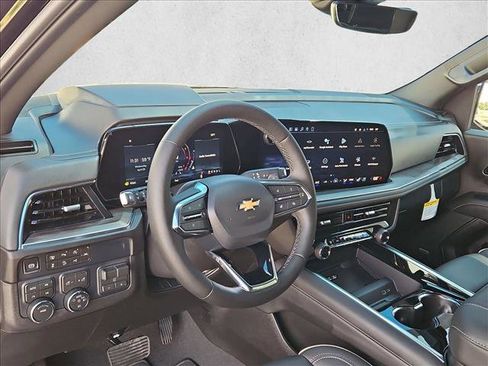 New 2026 Chevrolet Suburban Premier AWD/4WD image 3
