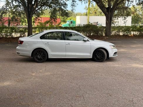 Used 2017 Volkswagen Jetta S FWD image 4
