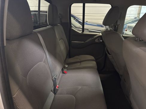 Used 2016 Nissan Frontier SV image 19