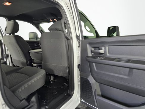 New 2026 RAM 5500 Tradesman w/ Safety Group AWD/4WD image 32