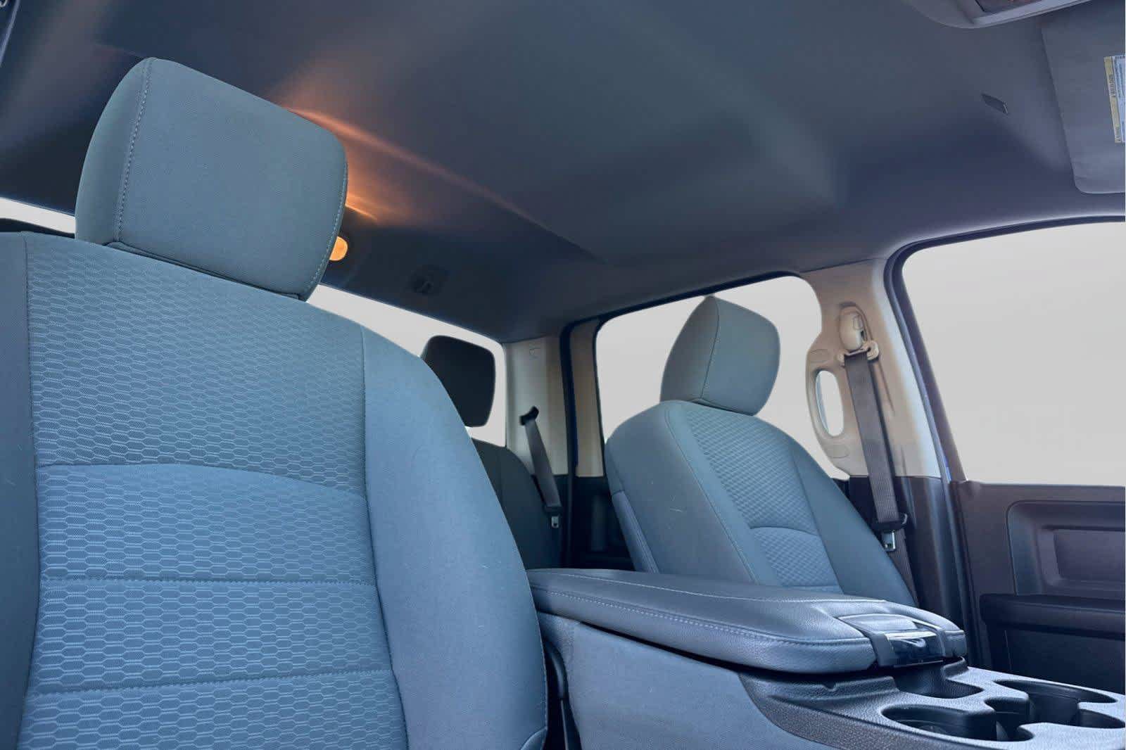 Used 2018 RAM 2500 Tradesman w/ Chrome Appearance Group AWD/4WD image 17