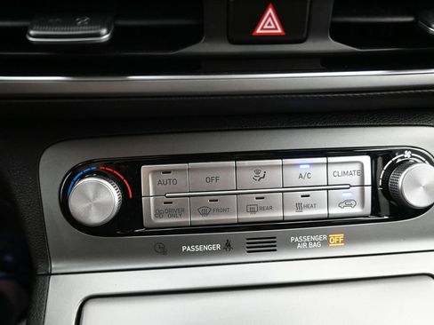 Used 2023 Hyundai Kona Limited FWD image 15