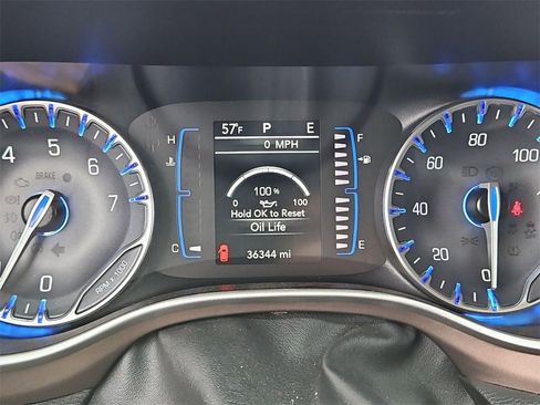 Used 2023 Chrysler Voyager LX image 16