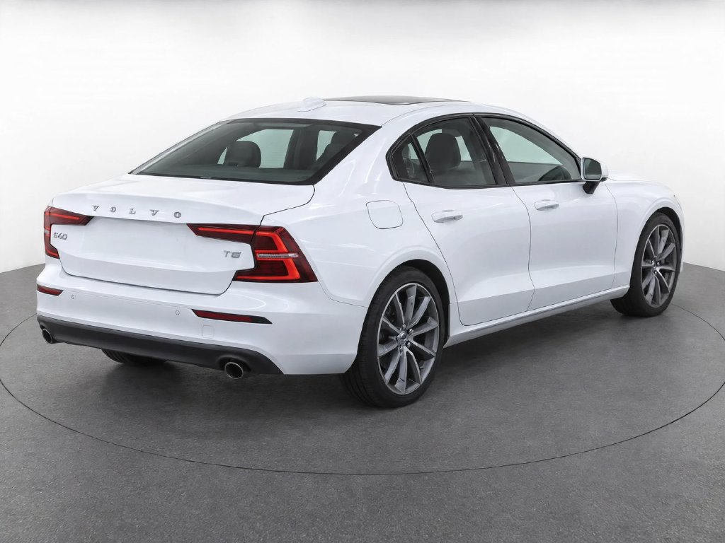 Used 2019 Volvo S60 T5 Momentum w/ Multimedia Package FWD image 4
