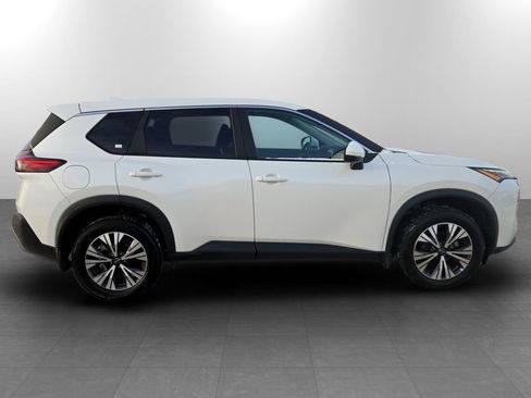 Used 2023 Nissan Rogue SV image 5