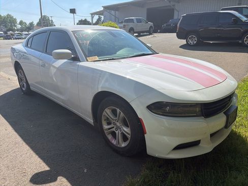 Used 2022 Dodge Charger SXT image 3