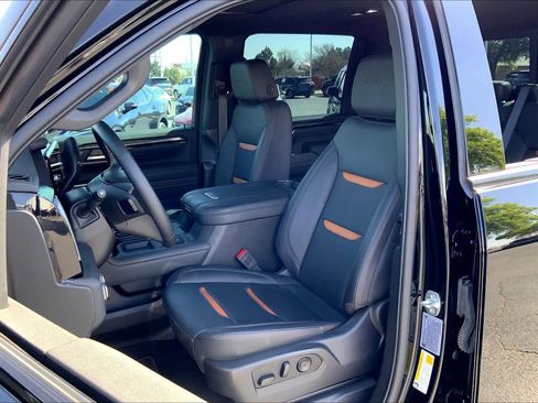 Used 2025 GMC Sierra 2500 AT4 w/ AT4 Premium Plus Package image 8