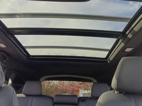 Used 2025 Acura RDX SH-AWD image 14