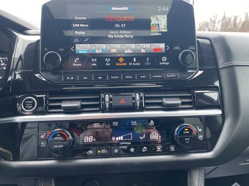 Used 2022 Nissan Pathfinder Platinum w/ Cargo Package image 32