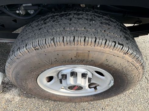 Used 2024 GMC Savana 2500 w/ Driver Convenience Package image 12