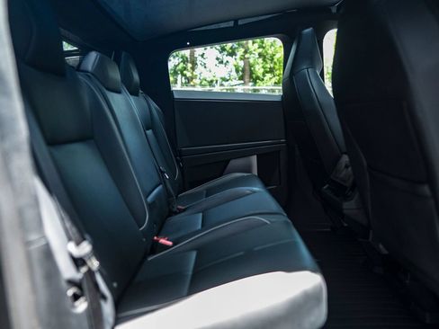 Used 2024 Tesla Cybertruck AWD Crew Cab image 22