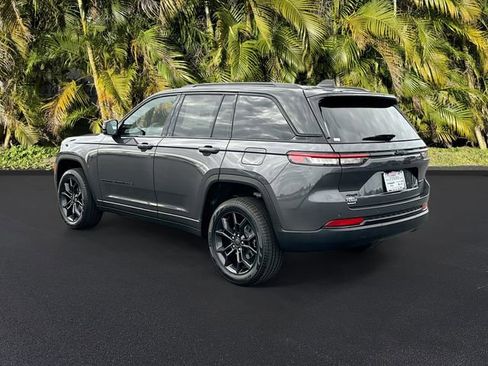 New 2025 Jeep Grand Cherokee Limited image 3